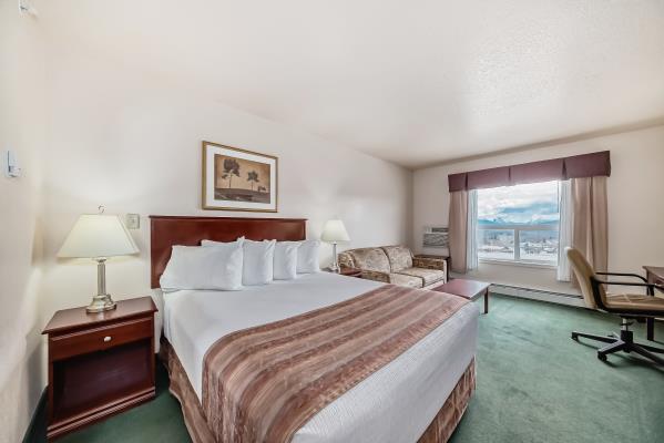 grande cache inn & suites double queen room